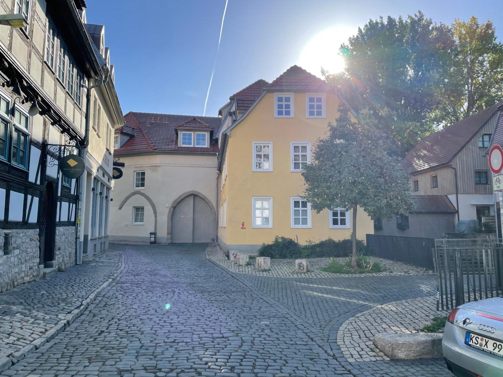 Ferienwohnung Schildblick Modernes Apartment Direkt In Der Altstadt Von Erfurt Nahe Der Kraemerbruecke - Beste Innenstadtlage Dış mekan fotoğraf